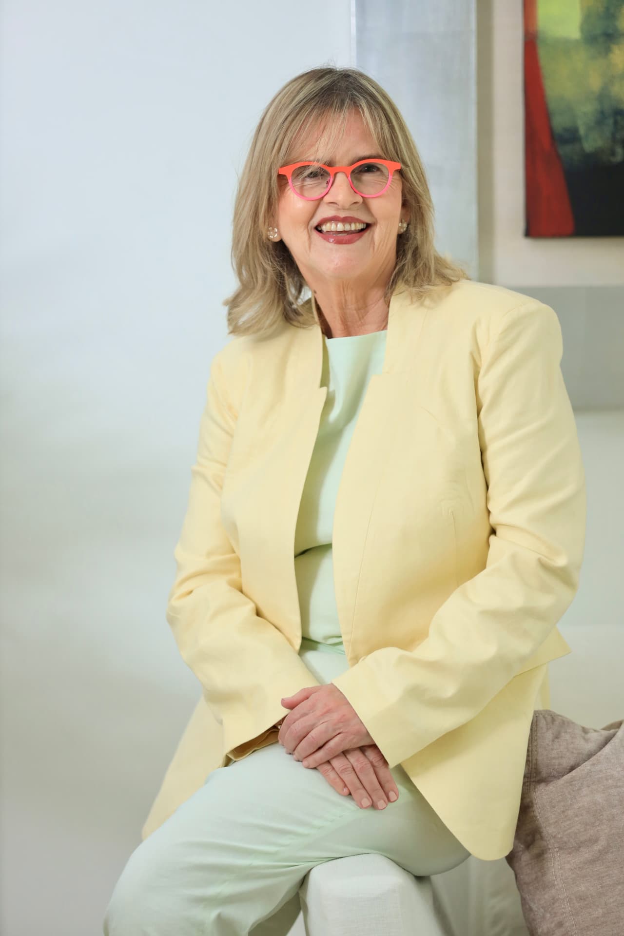 María Clara "Lala" García sentada, retrato